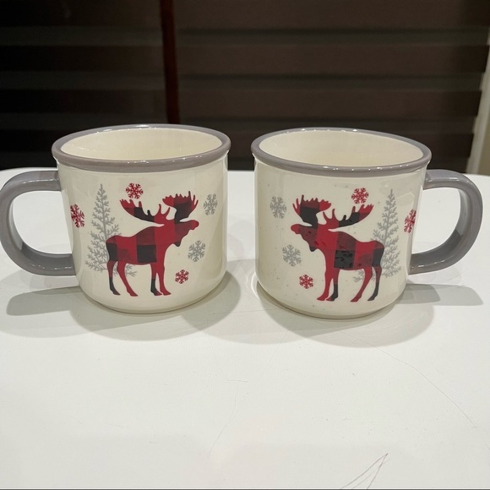2 Maker’s Jo-Ann Holiday coffee mugs Christmas Reindeer
